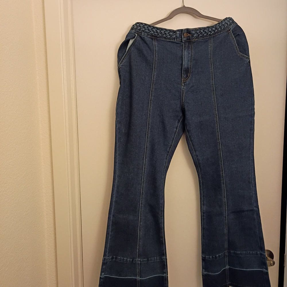Indigo Thread Co. Women's Blue Flare Jeans Waist 18 Inseam 29 - Picture 2 of 9